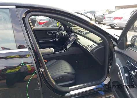 2022 Mercedes-Benz S 500 4Matic z USA, uszkodzony, nr VIN W1K6G6DBXNA104894